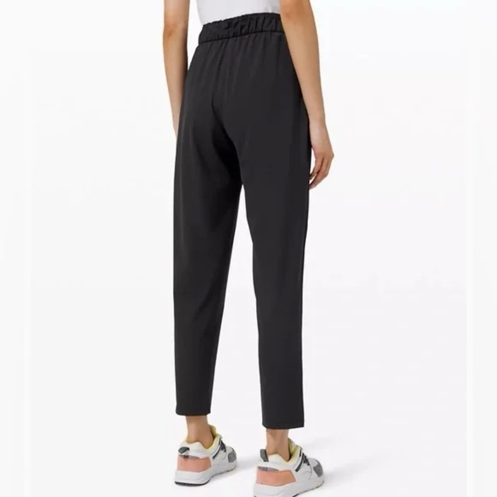 Lululemon Stretch High Rise 7/8 Pant Size 6 - Picture 4 of 4